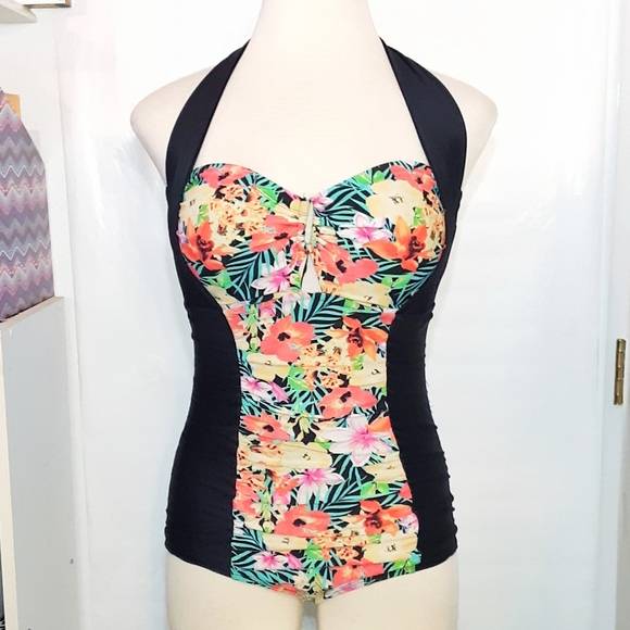 Forever 21 Other - Forever 21 One Piece Swimsuit